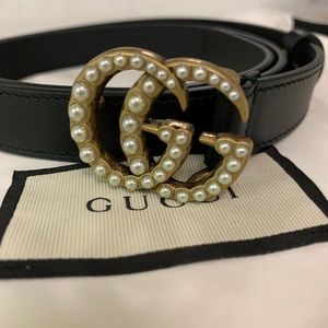 Gucci leather belt with pearl double G buckle